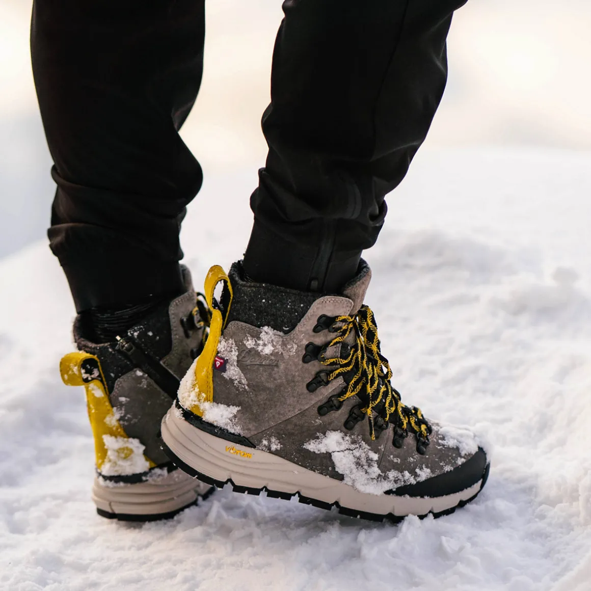 Best Sale Danner Arctic 600 Side-Zip Driftwood/Yellow